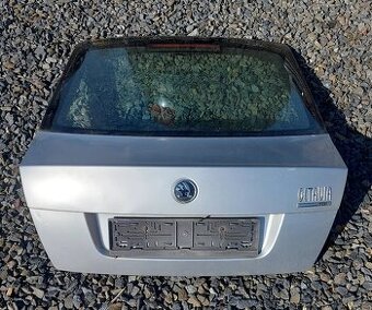 Škoda Octavia 2 - komplet kufr - včetně skla - 1