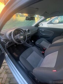Seat Ibiza 1.4 16V 55 kW – na náhradní díly nebo opravu
