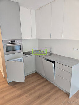 Prodej bytu 1+kk/B, 27 m2 + 4 m2, Praha 8-Kobylisy