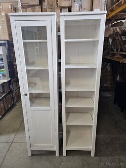 HEMNES VITRÍNA+ KNIHOVNA