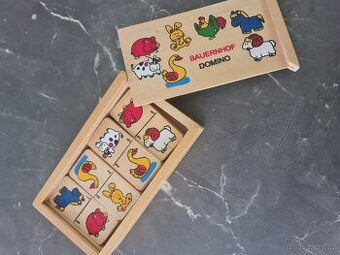 Dřevěné domino v krabičce