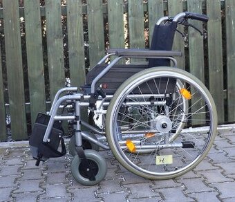 071-Mechanický invalidní vozík B+B