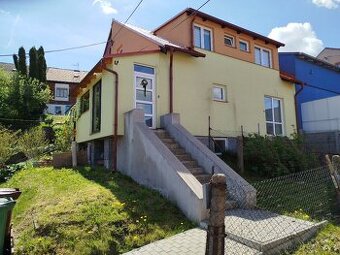 Prodej nově rekonstruovaného rodinného domu 1/4 se zahradou