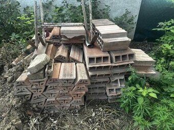 Starší stavební materiál - hurdy