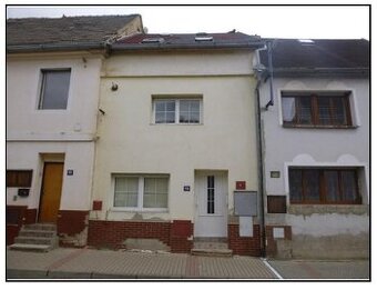 Rodinný dům v obci Hoštka, ID 7587e 1009