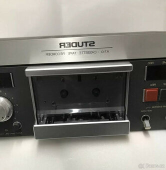 Kazetový magnetofon Studer A710 (profesionální verze kazetov