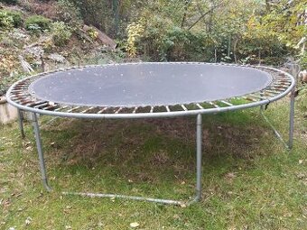 Trampolina velká