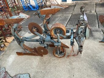 Pluh dvouradličný obracák