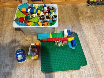 DUPLO Mix setů a kostek, postaviček a podvozků
