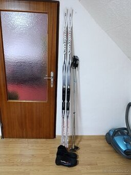 Běžecké lyže+boty vel.42+běžecké hole