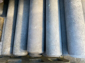 PRODÁM PVC KůLY,ŽLABY A ZATRAVŇ.DLAŽBU