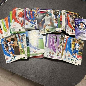 Fotbalové kartičky - 238 karet