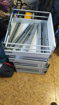 kování Franke se zásuvkami