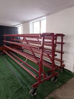 Pojízdné stojany na role koberců, PVC a pod.