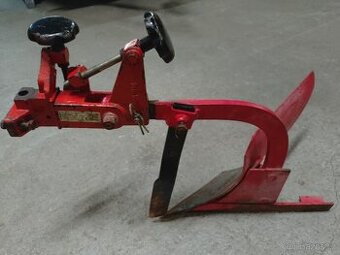 Vari jednostranný pluh pravý + nastavovací těleso NT3