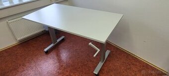 Kancelářský stůl, výškově nastavitelný