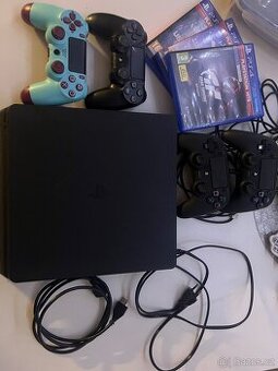 Playstation 4 1T + 4 ovladače + 3 hry