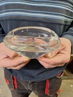 Popelník. HUTNÍ SKLO.autorizované.