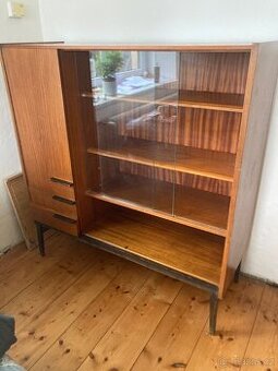 Knihovna F. Mezuláník, skříň - 1