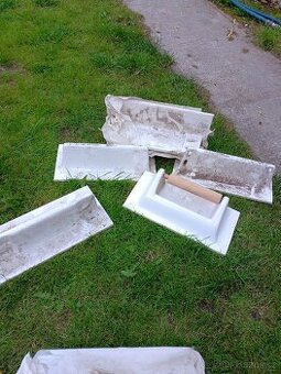 HOB keramika nosiče na mýdlo a toaletní papír