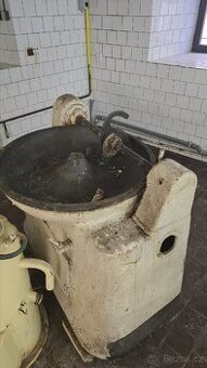 Řeznický kutr na maso