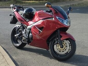 Triumph Sprint ST 1050