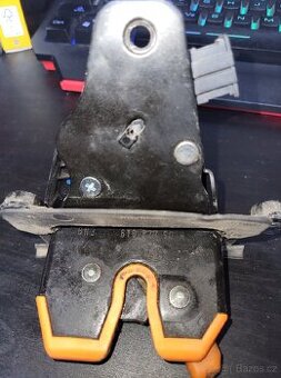 Zámek 5. dveří kufru Fabia 1