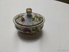 Porcelánová nádoba