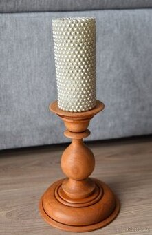 Velký dřevěný svícen