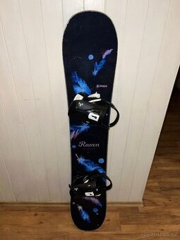 Prodám damské prkno RAVEN 143cm s vázáním Beany