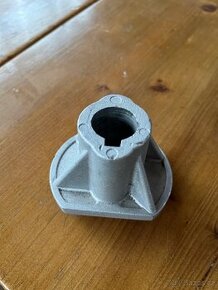 Držák unašeč žacího nože