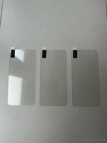 3ks ochranných skel na iPhone 11