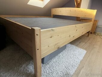 MANŽELSKÁ POSTEL 200 x 200cm s nočními stolky - MASIV