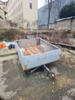 Přívěsný vozík.