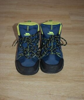 Prodám dětskou trekovou obuv Trespass