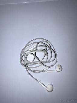 Apple sluchátka se starým jackem