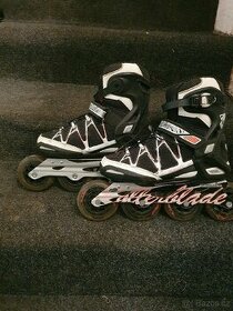 Kolečkové brusle Rollerblade, vel.39, 25cm, 90 kolečka