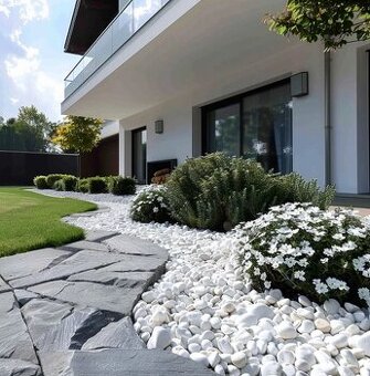 Mramorové leštěné oblázky na zahradu bílé 20-40mm 25kg