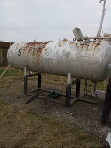 Prodám pouzitou ocelovou nádrž 5000 l