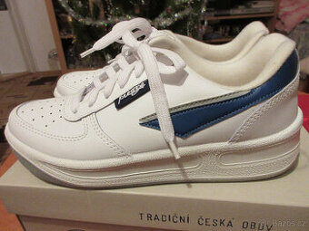 SLEVA - Nové české botasky zn. Prestige 36 G - Brno