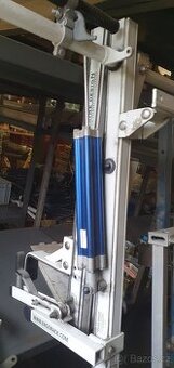 Střešní nosič na hliníkové žebříky pro dodávková vozidla