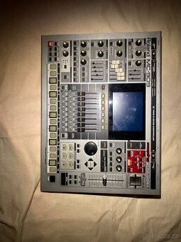 Roland mc-909