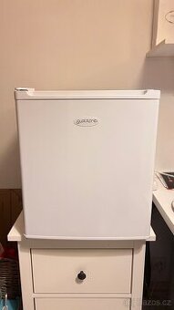 Prodej kompaktní lednice s mrazákem – Guzzanti GZ-05A,