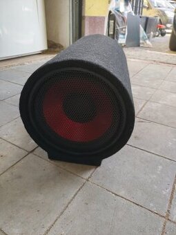 Aktivní subwoofer do auta (tuba)