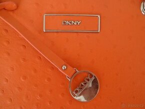 NOVÁ ZNAČKOVÁ KOŽENÁ CROSSBODY KABELKA "DKNY"