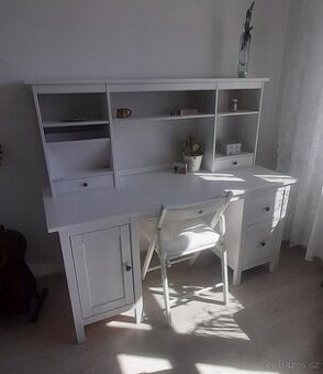 Psací stůl Ikea Hemnes bílý s nástavcem