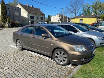 Toyota Avensis liftback