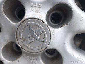 Toyota Yaris ALU kola s pneu 4ks