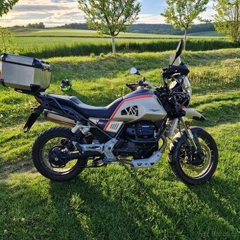 Moto guzzi v85tt travel