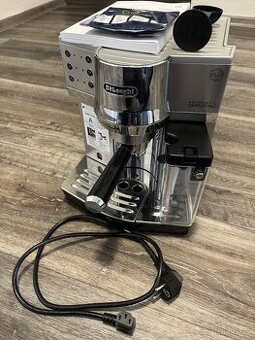 Pákový kávovar DeLonghi EC850.M